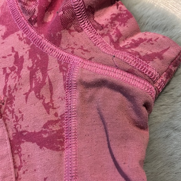 UNDER ARMOUR T - Picture 3 of 4